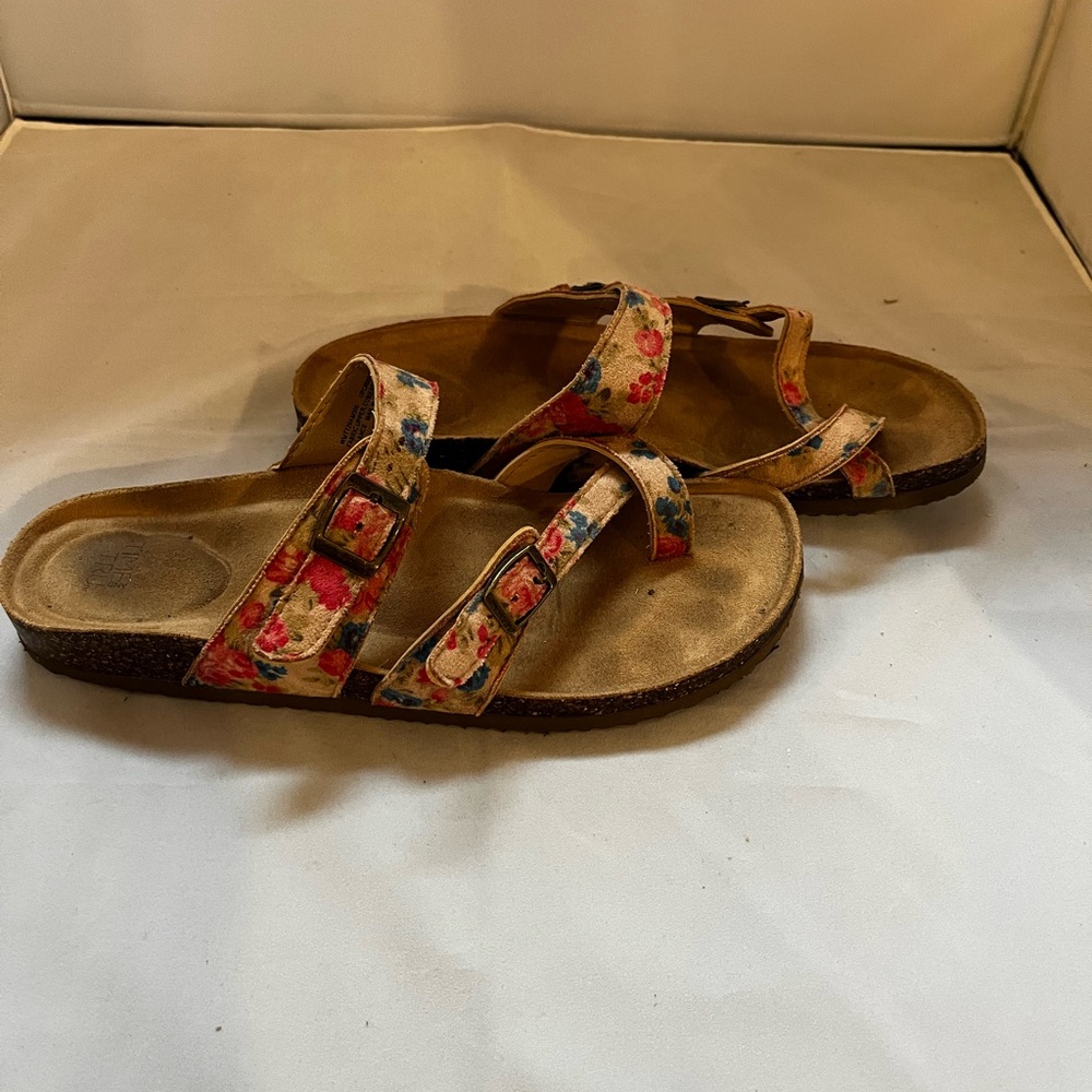 Knockoff Birkenstock Flowered Leather Sandals Womens Sz 9